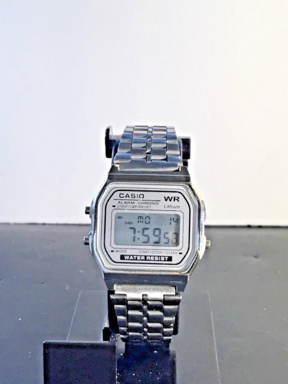 Casio WR Digital – Stainless Band – All Buttons Work – 33mm Case==working watch